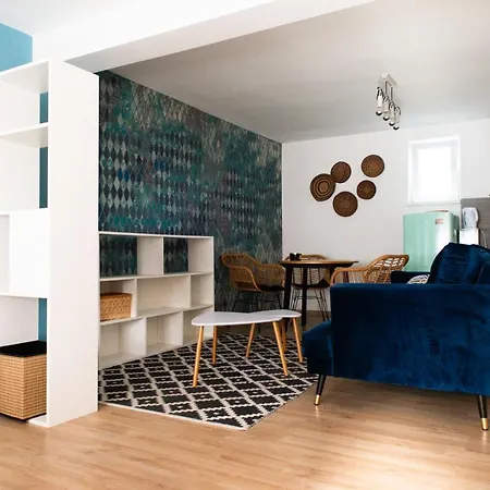 Cozy Apartment In A Peaceful Street Zagreb Exterior foto