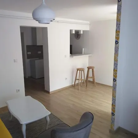 Cozy Apartment In A Peaceful Street Zagreb Exterior foto